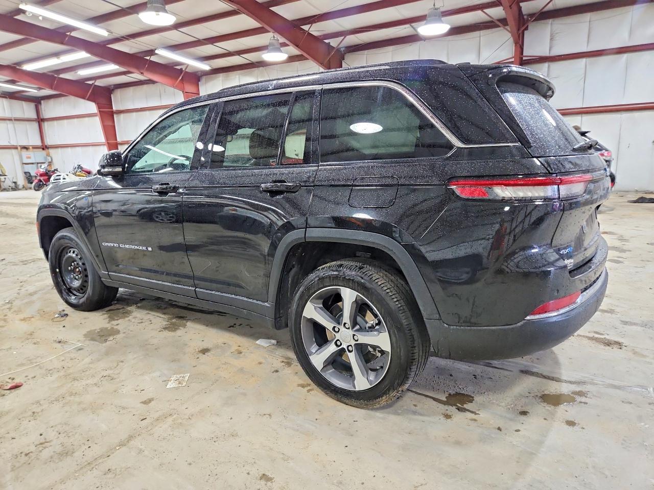2023 JEEP CHEROKEE
