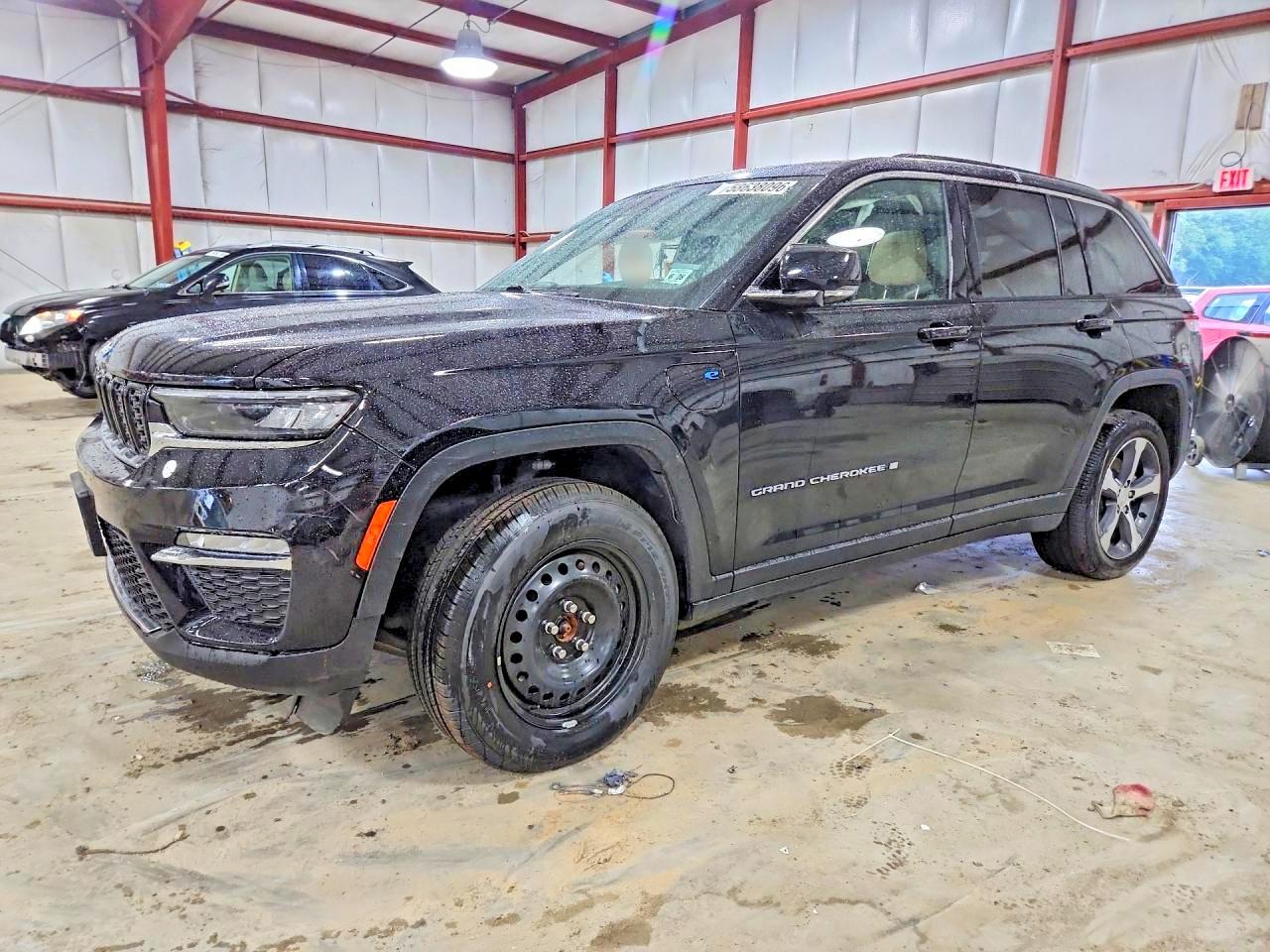 2023 JEEP CHEROKEE
