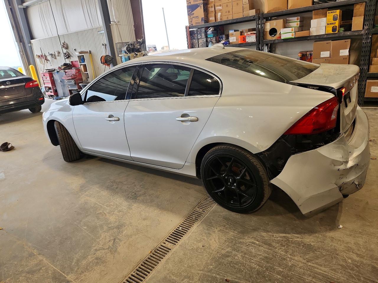 2017 VOLVO S60