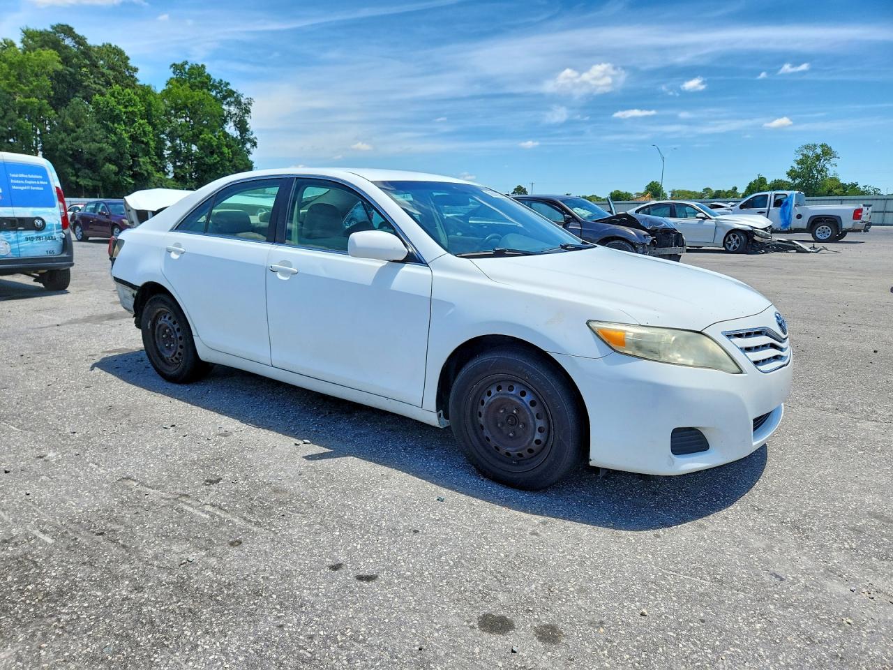 2011 TOYOTA CAMRY