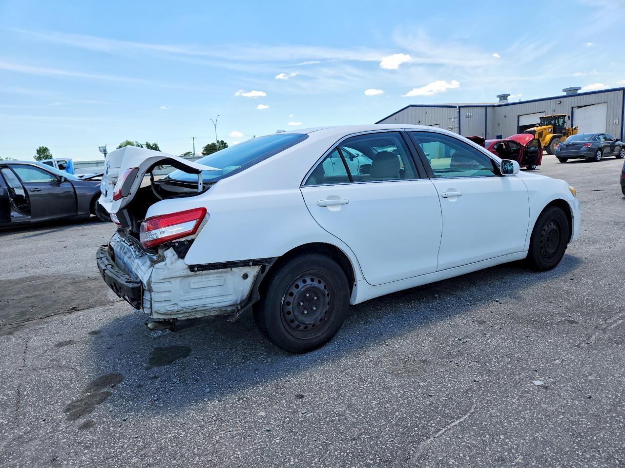 2011 TOYOTA CAMRY