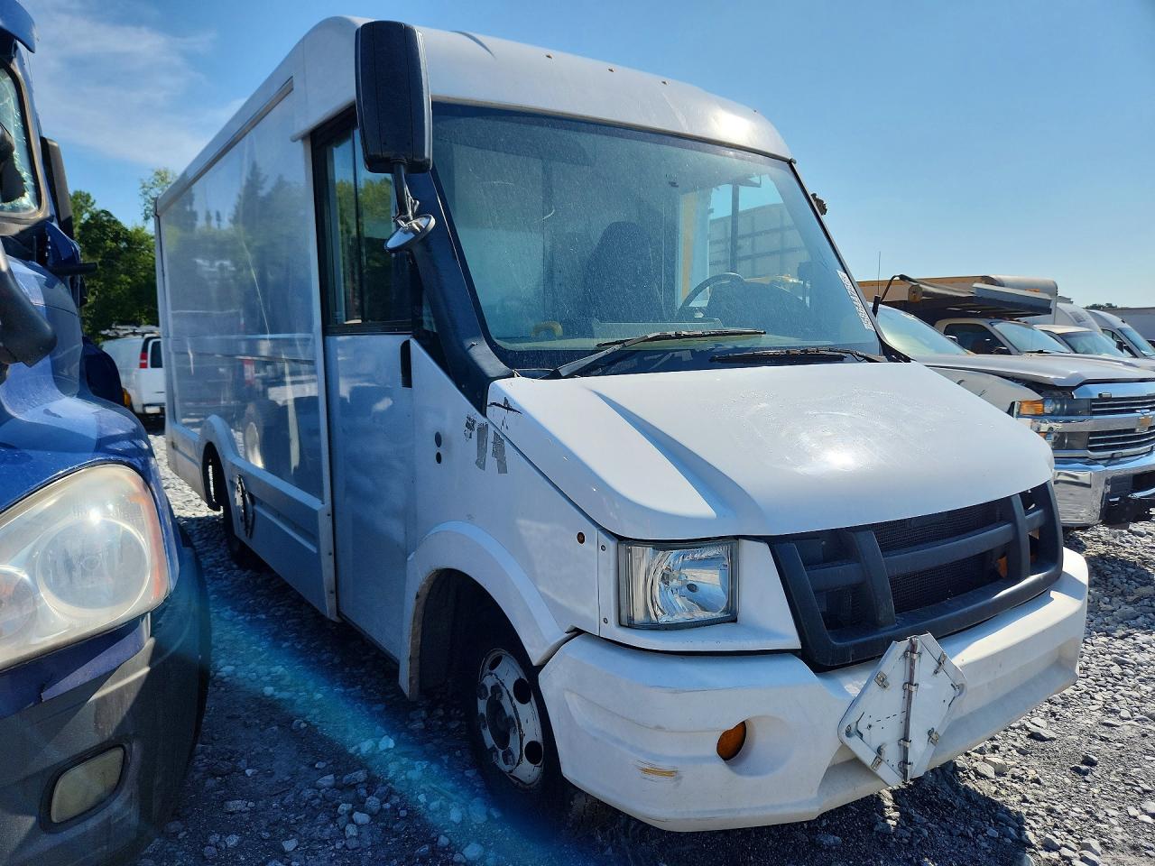 2013 ISUZU NPR