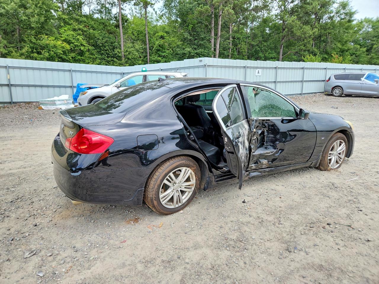 2015 INFINITI Q40