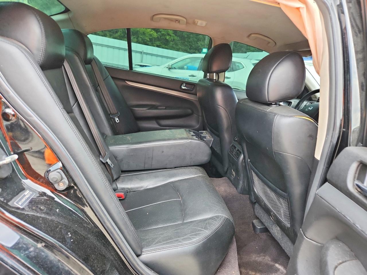 2015 INFINITI Q40