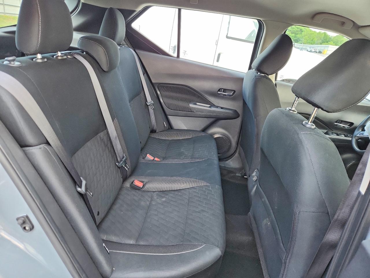 2024 NISSAN KICKS