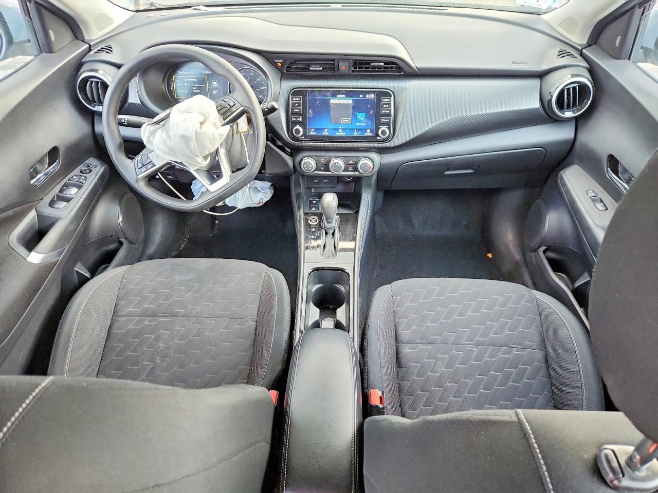 2024 NISSAN KICKS