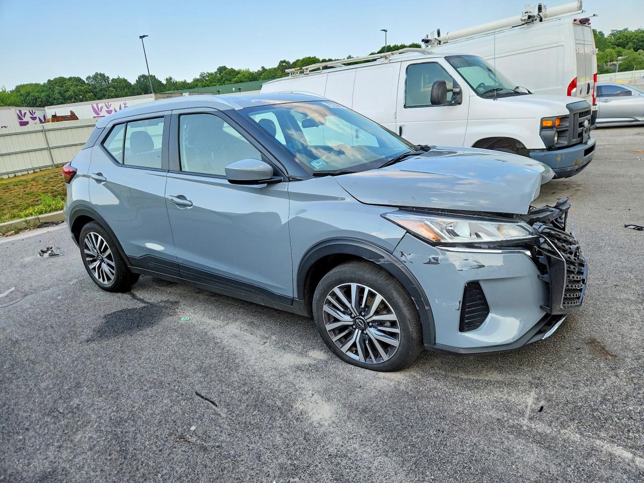 2024 NISSAN KICKS