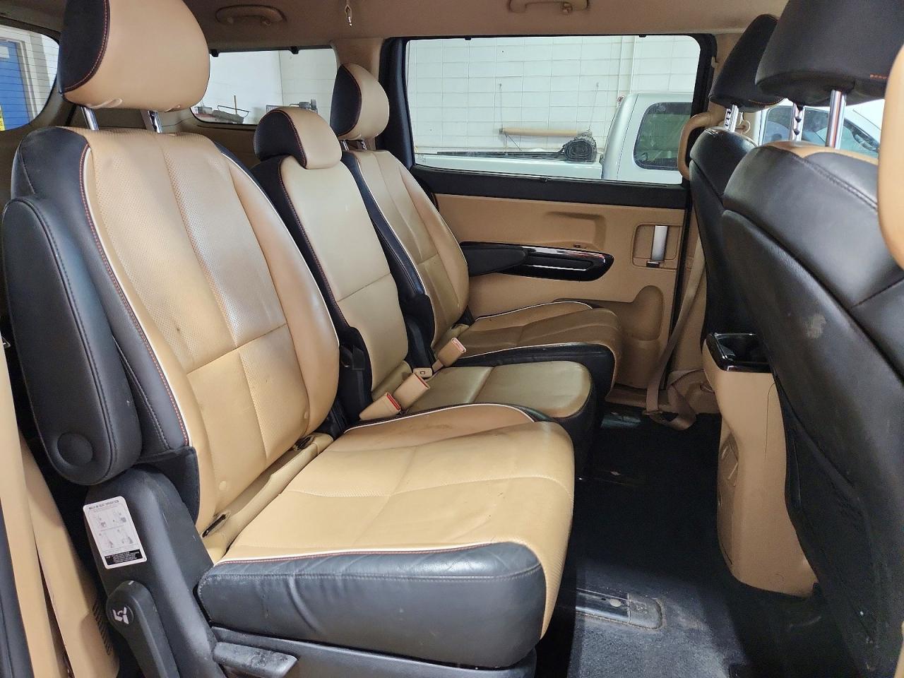 2016 KIA SEDONA