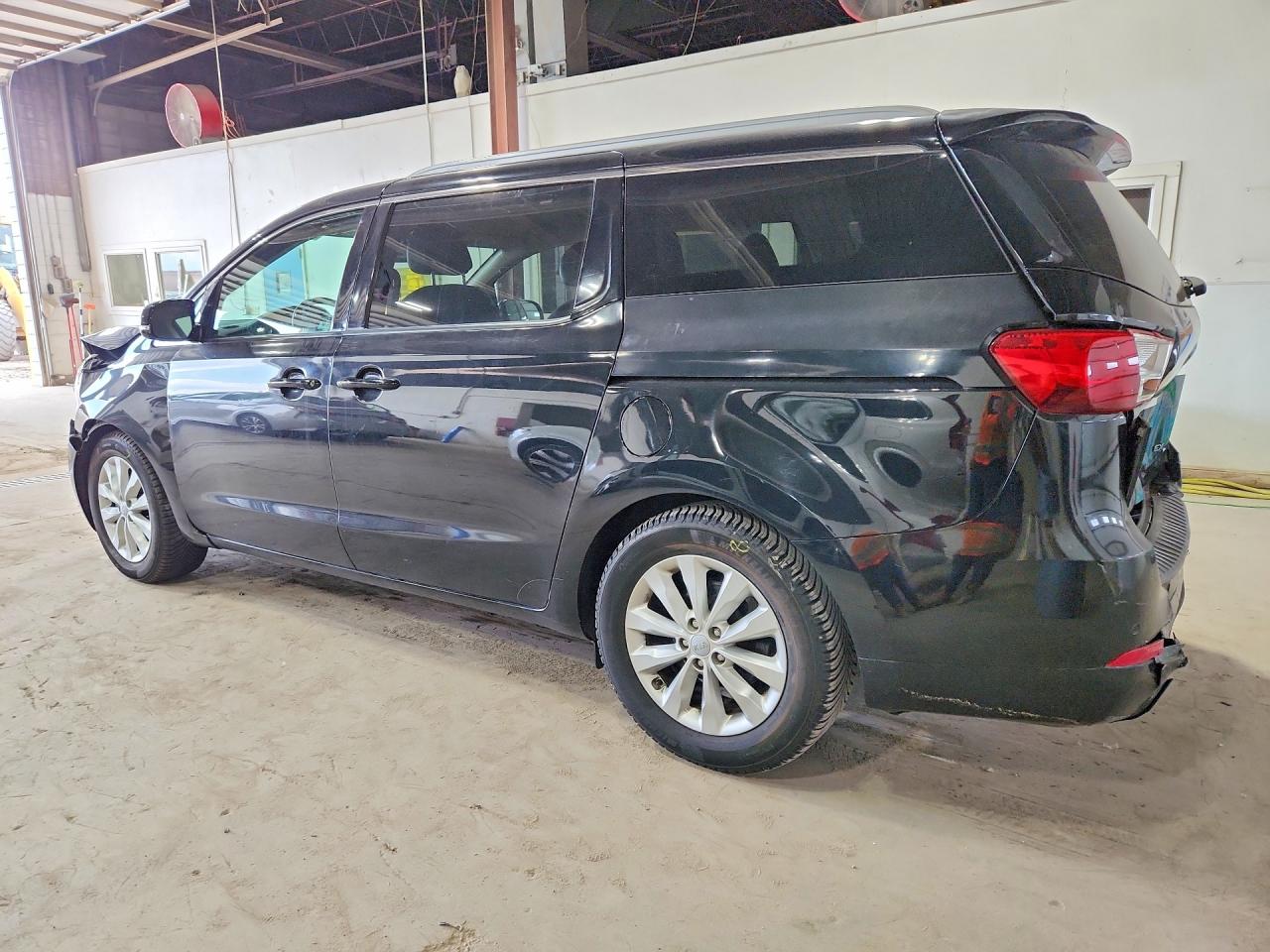 2016 KIA SEDONA