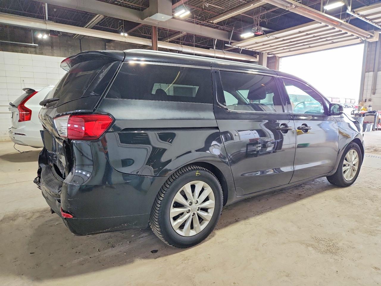 2016 KIA SEDONA