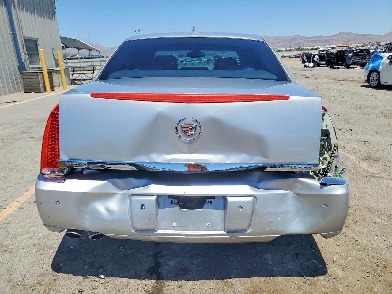 2011 CADILLAC DTS