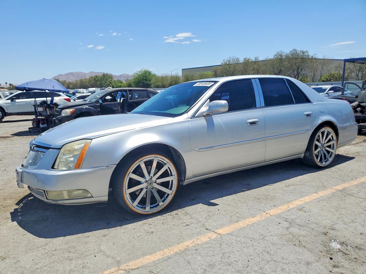 2011 CADILLAC DTS