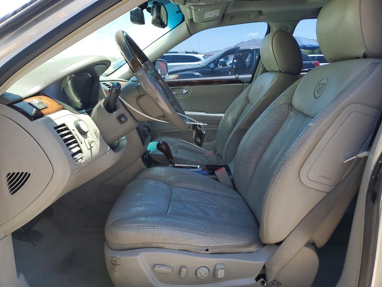 2011 CADILLAC DTS