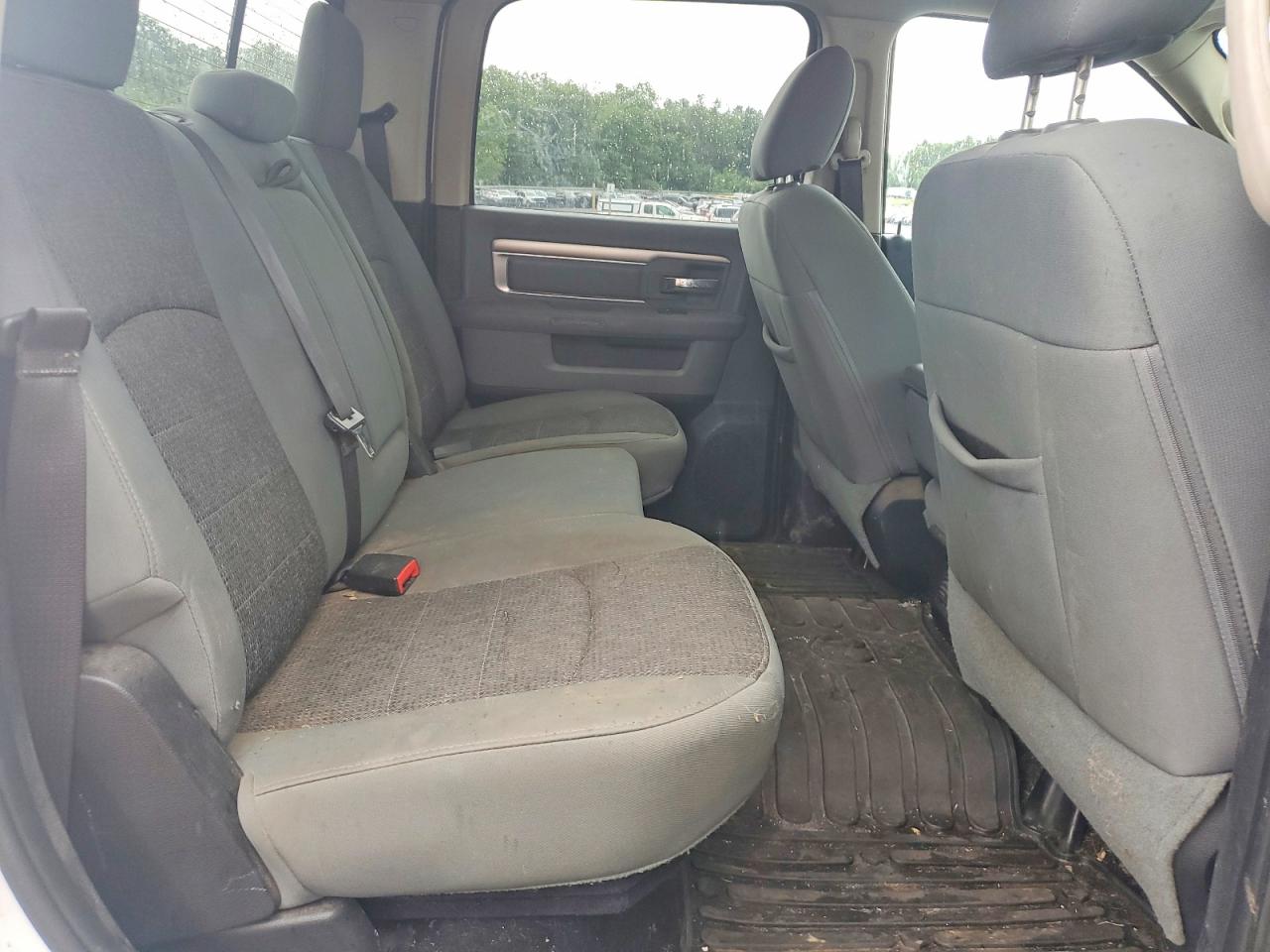 2015 RAM SLT