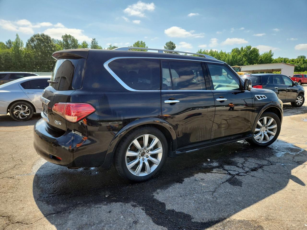2011 INFINITI QX56