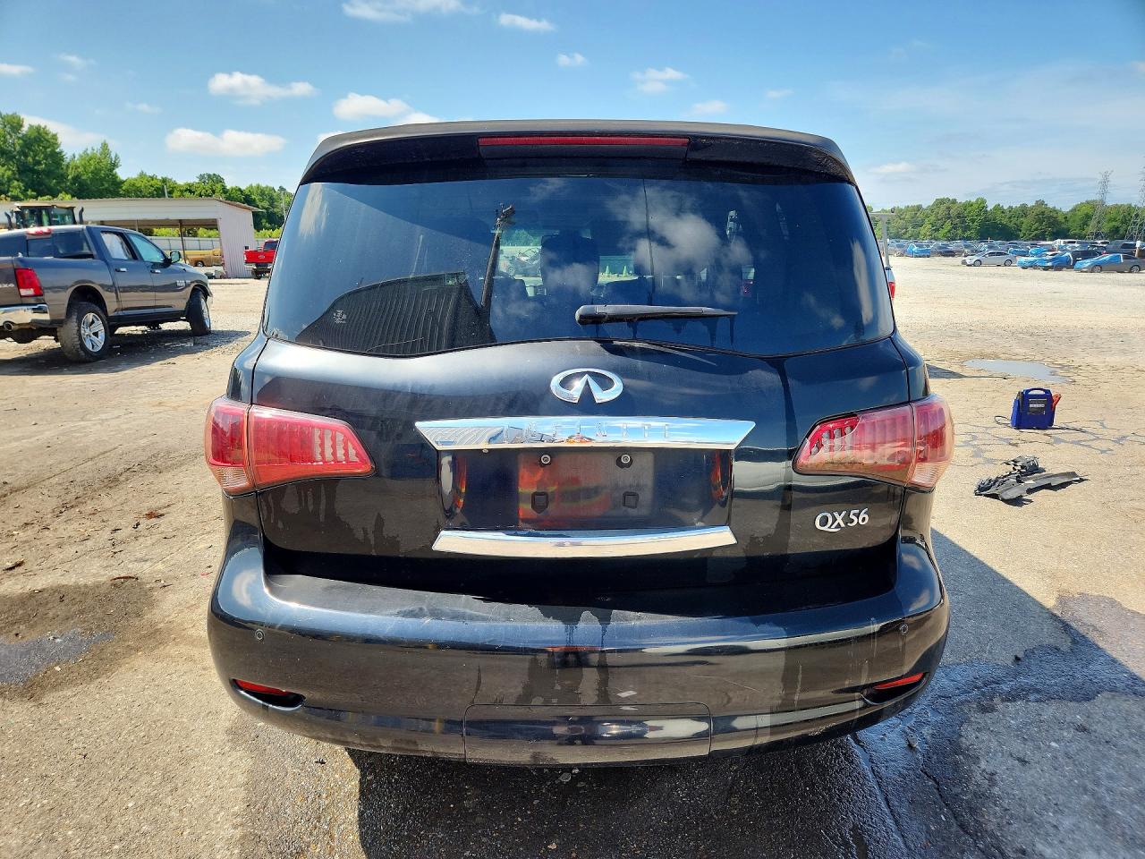 2011 INFINITI QX56