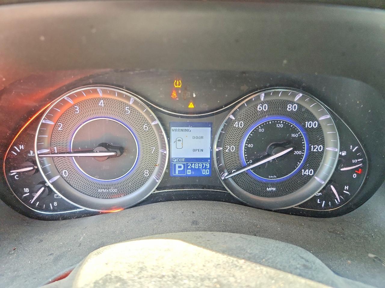 2011 INFINITI QX56