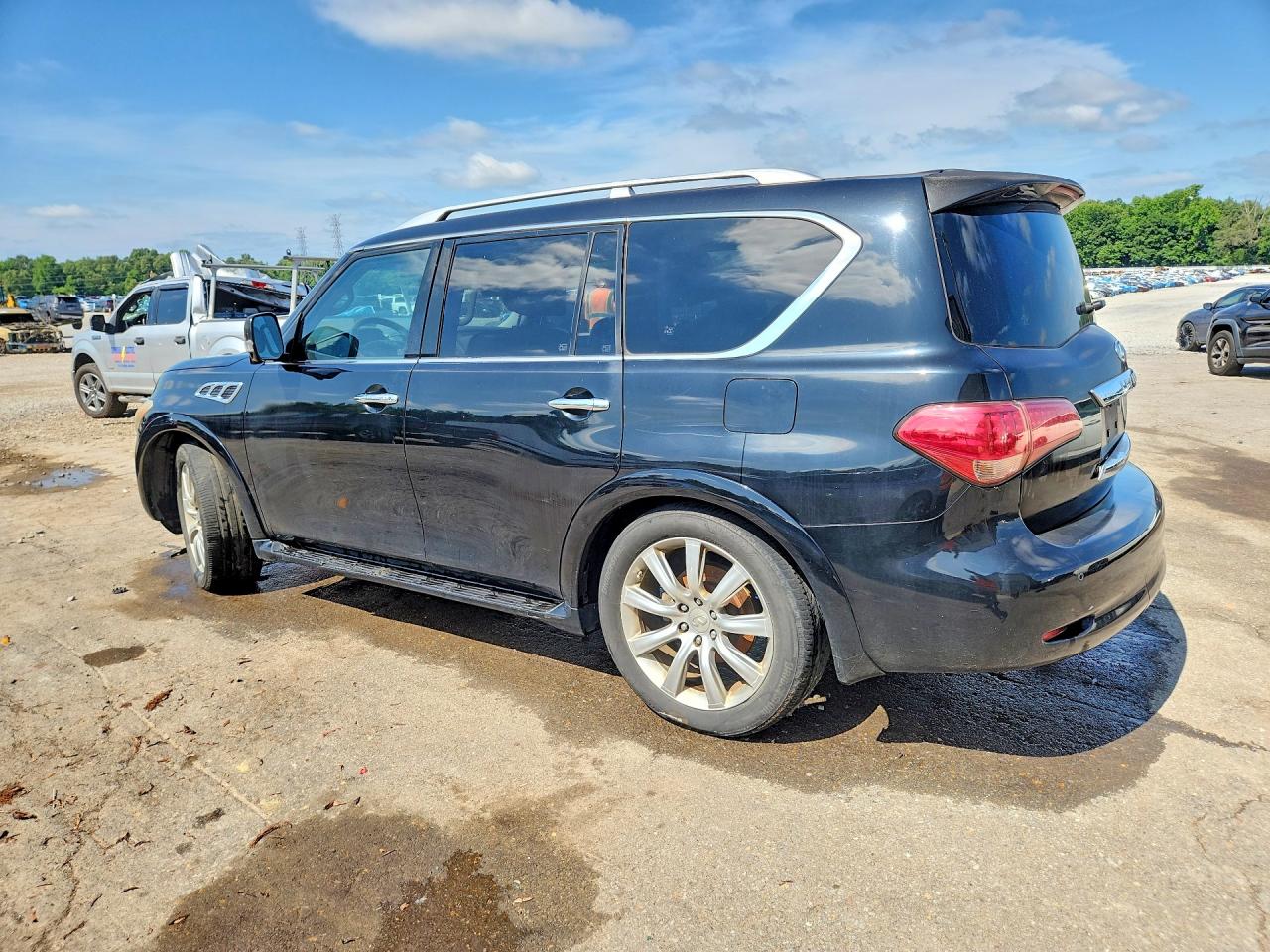 2011 INFINITI QX56