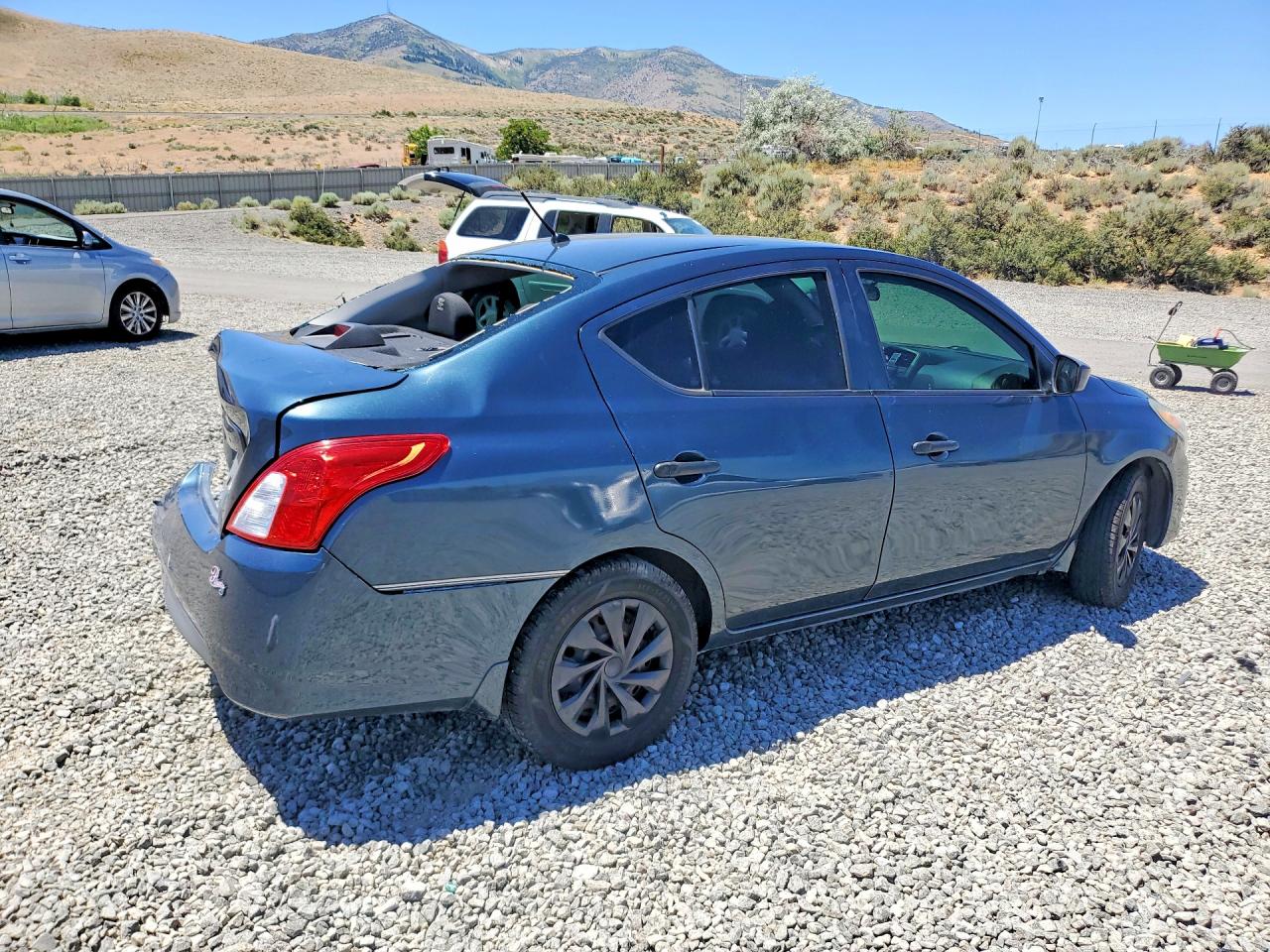 2016 NISSAN VERSA