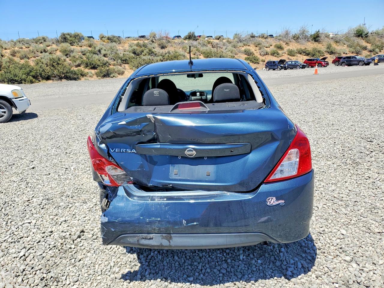 2016 NISSAN VERSA