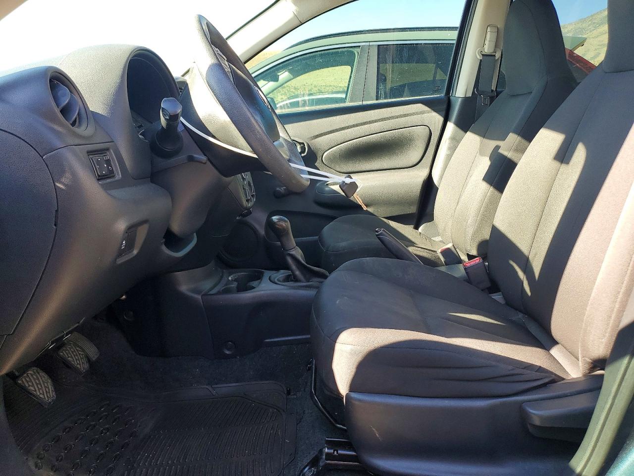 2016 NISSAN VERSA