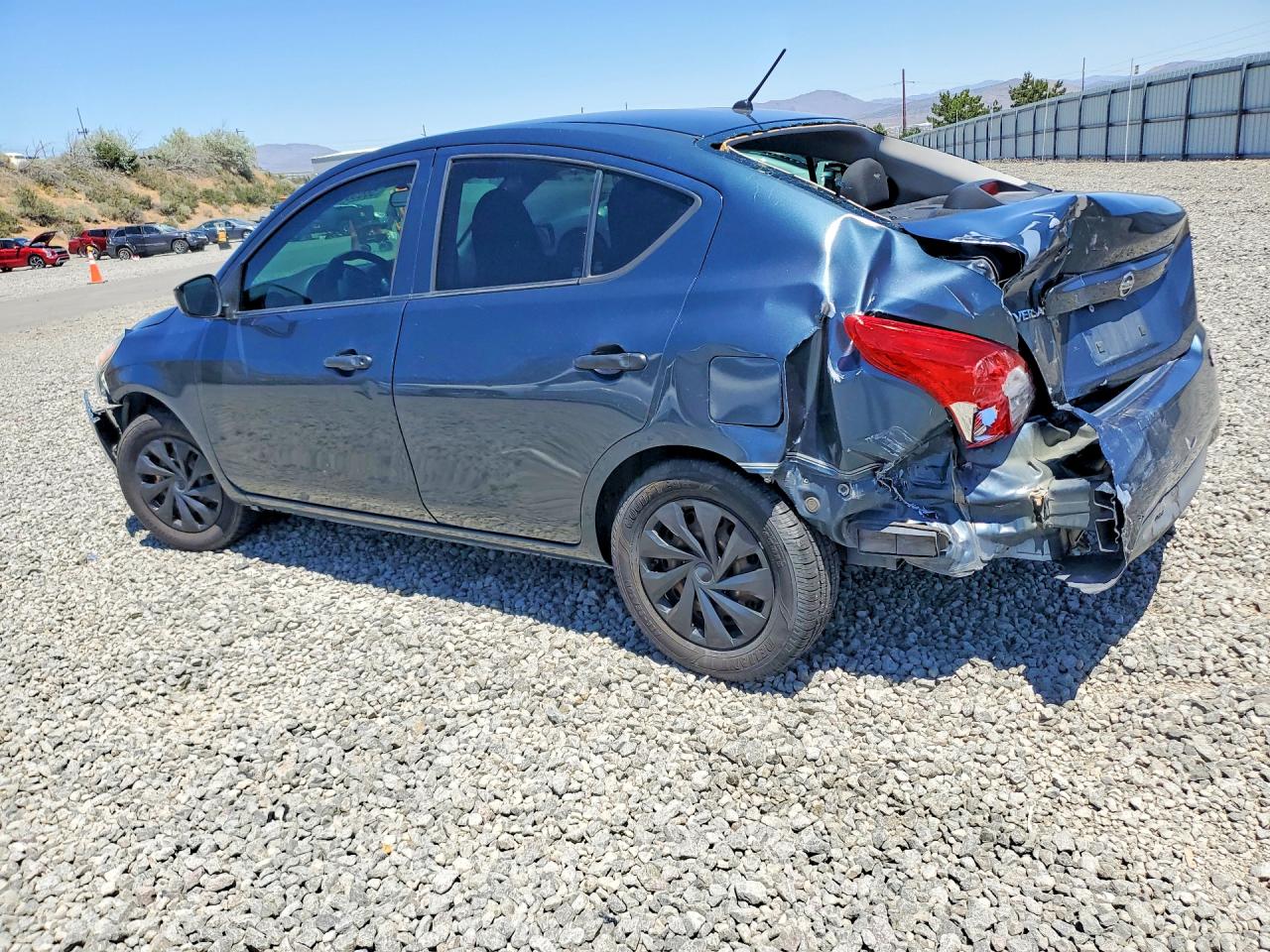 2016 NISSAN VERSA