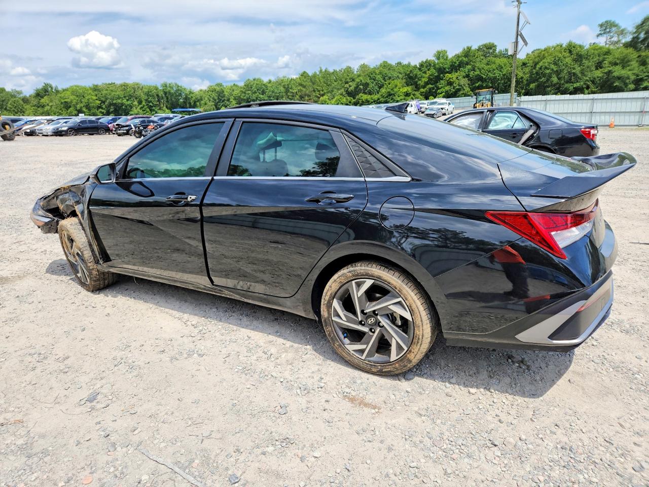 2024 HYUNDAI ELANTRA