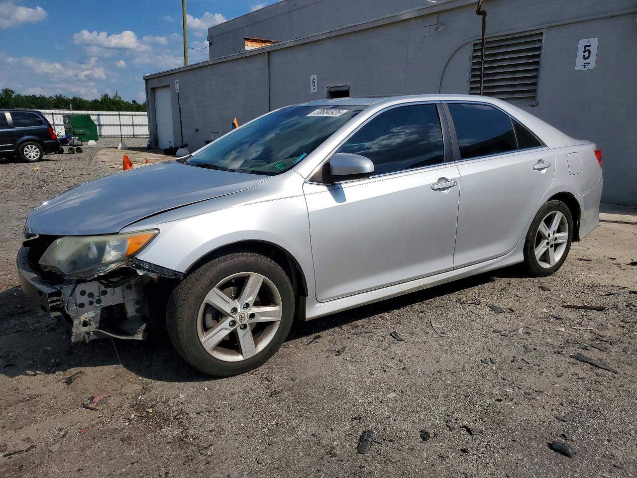2012 TOYOTA CAMRY