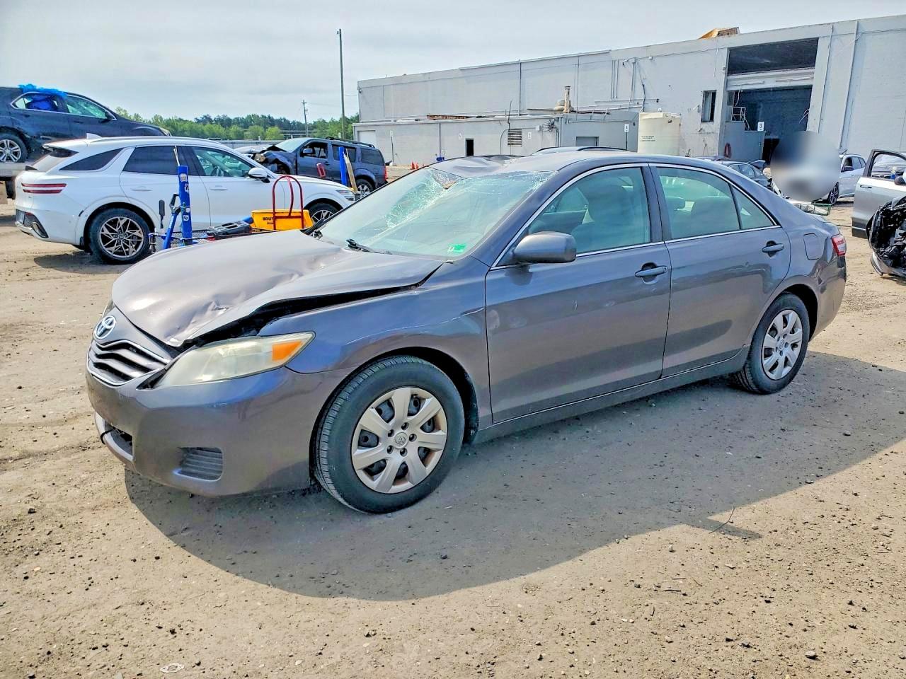 2011 TOYOTA CAMRY