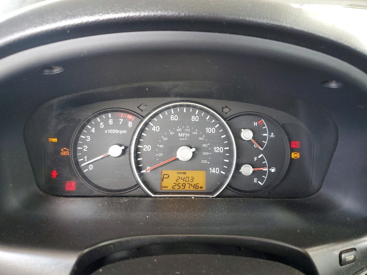 2009 KIA RONDO