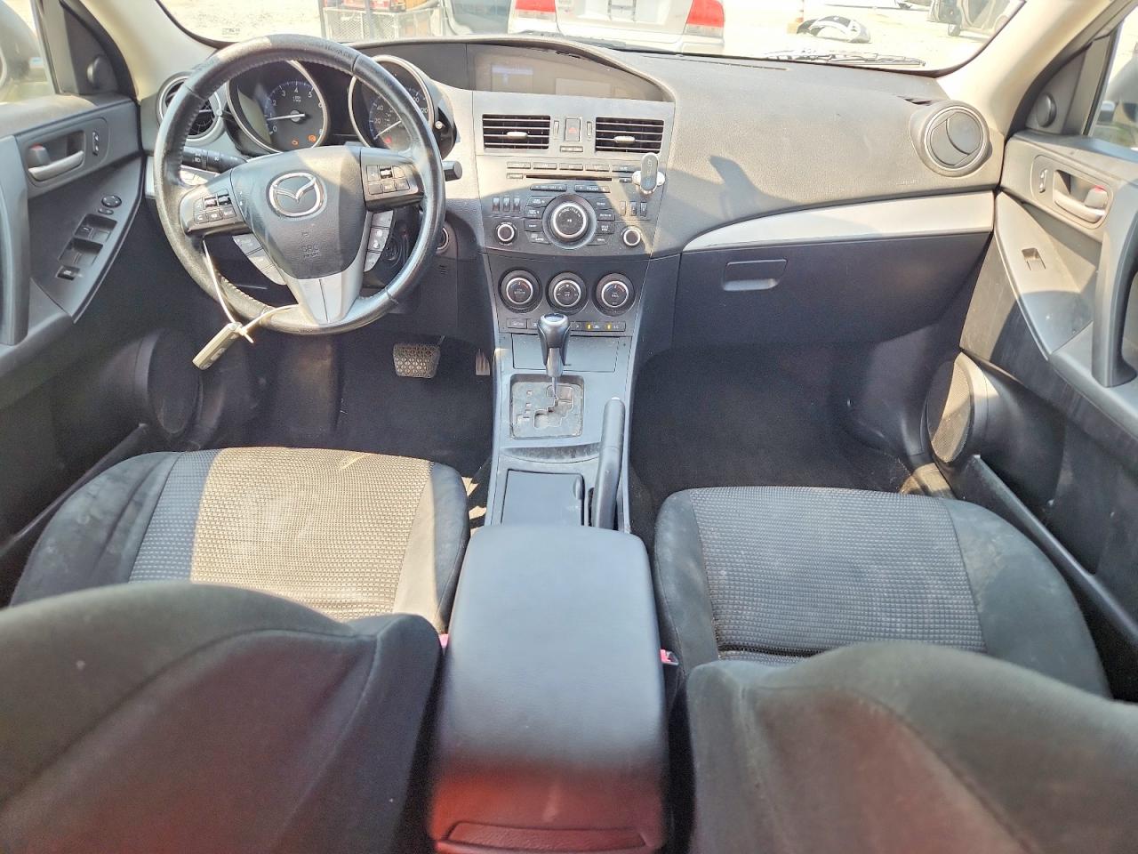 2013 MAZDA 3