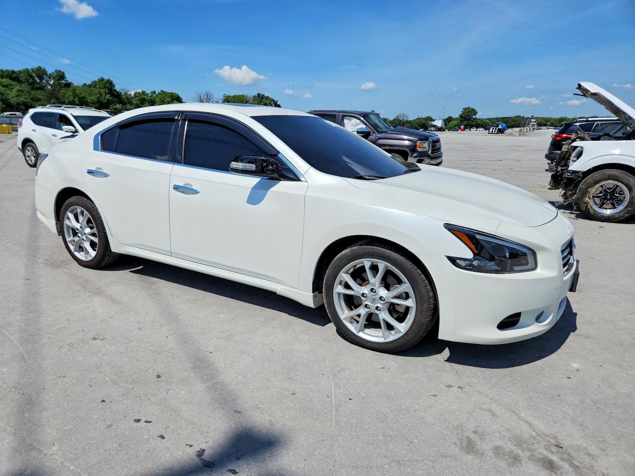 2014 NISSAN MAXIMA