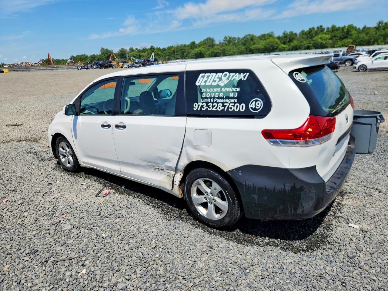 2014 TOYOTA SIENNA