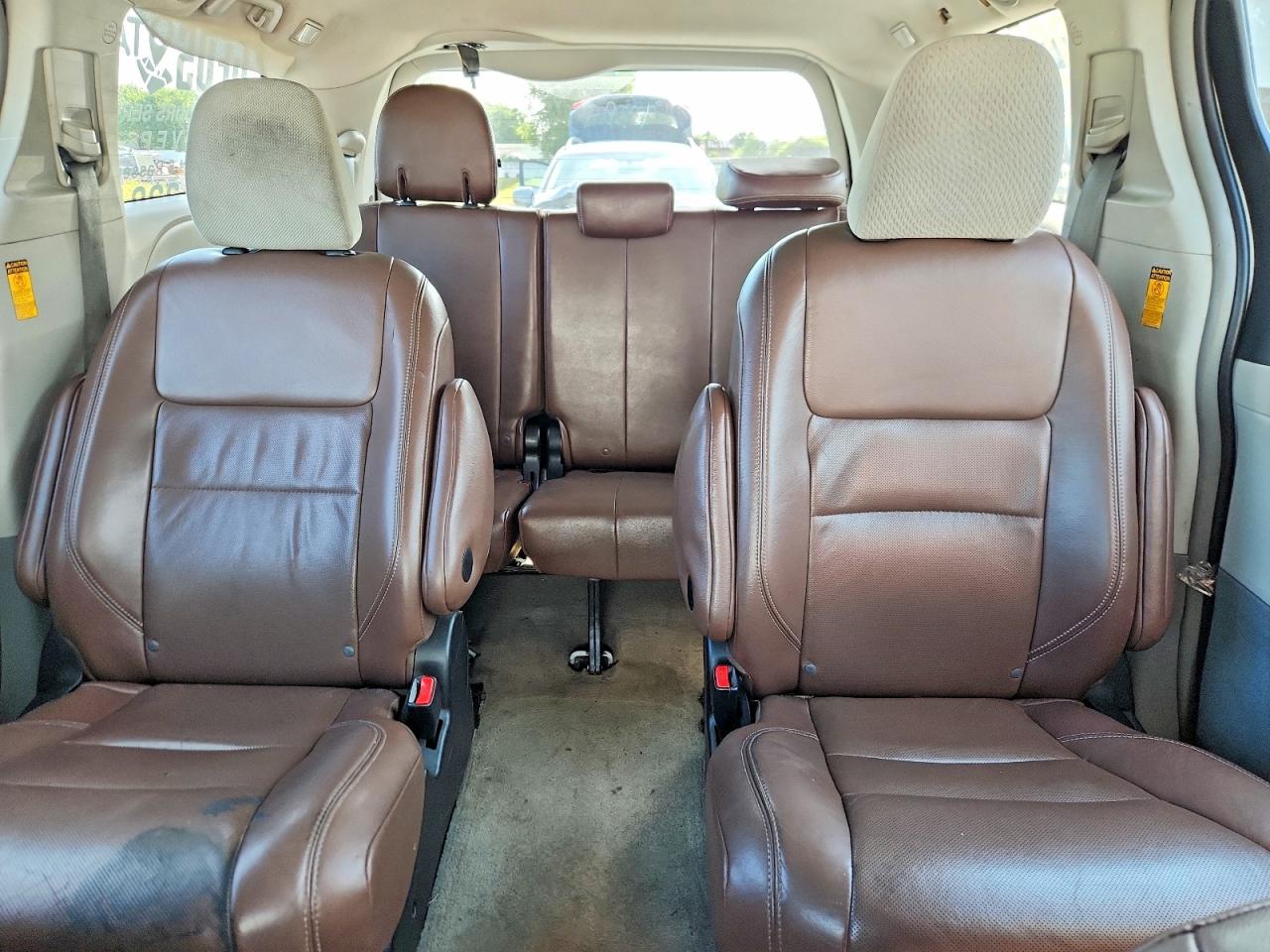 2014 TOYOTA SIENNA