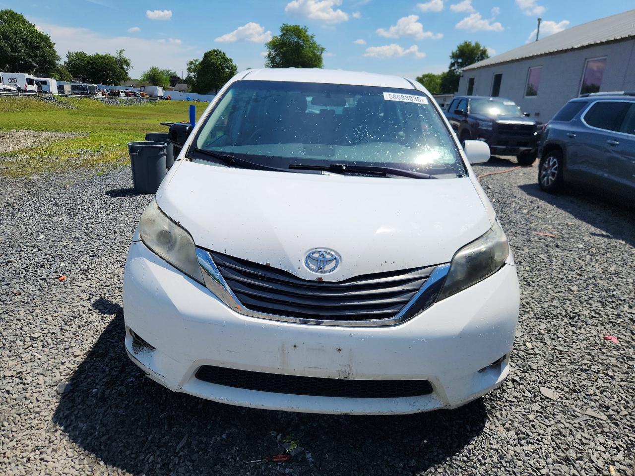 2014 TOYOTA SIENNA