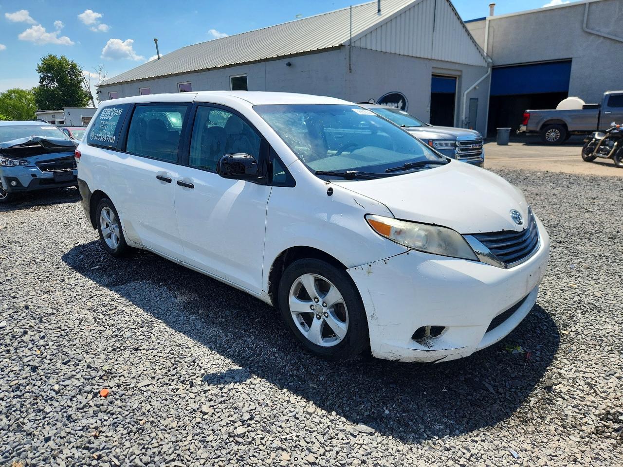 2014 TOYOTA SIENNA