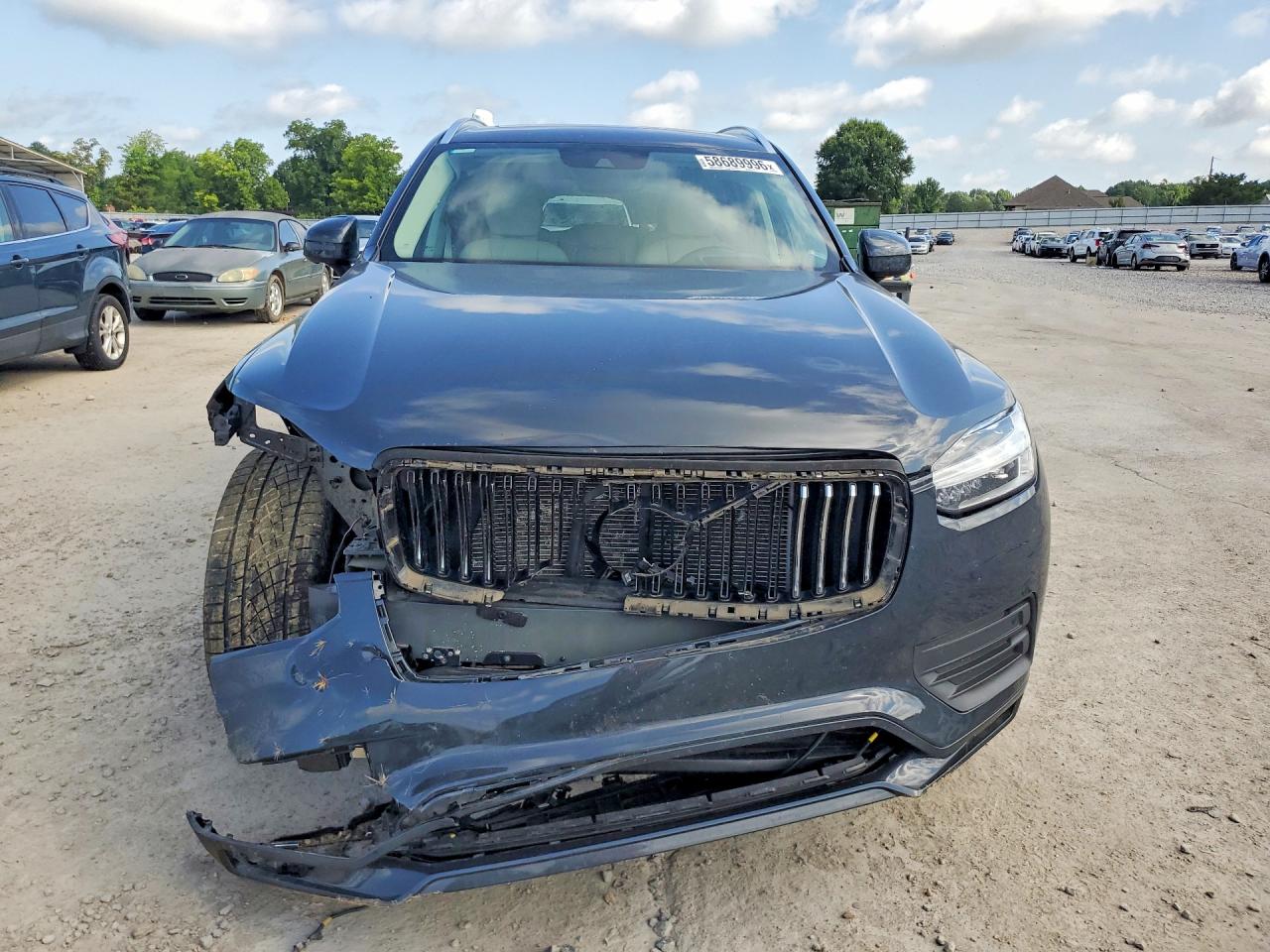 2022 VOLVO XC90