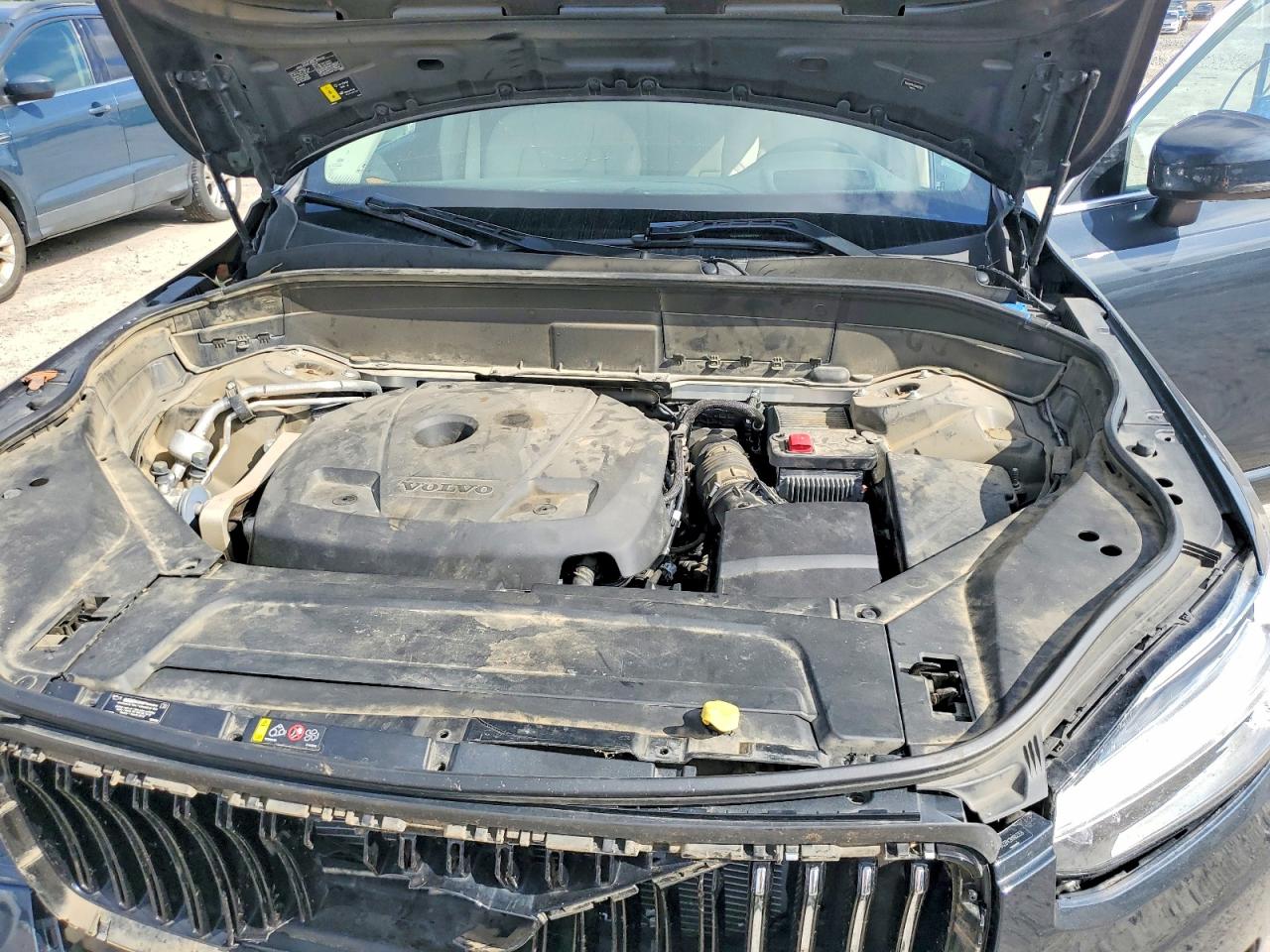 2022 VOLVO XC90