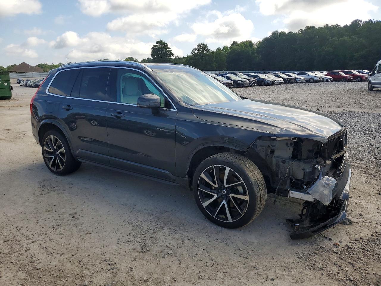 2022 VOLVO XC90