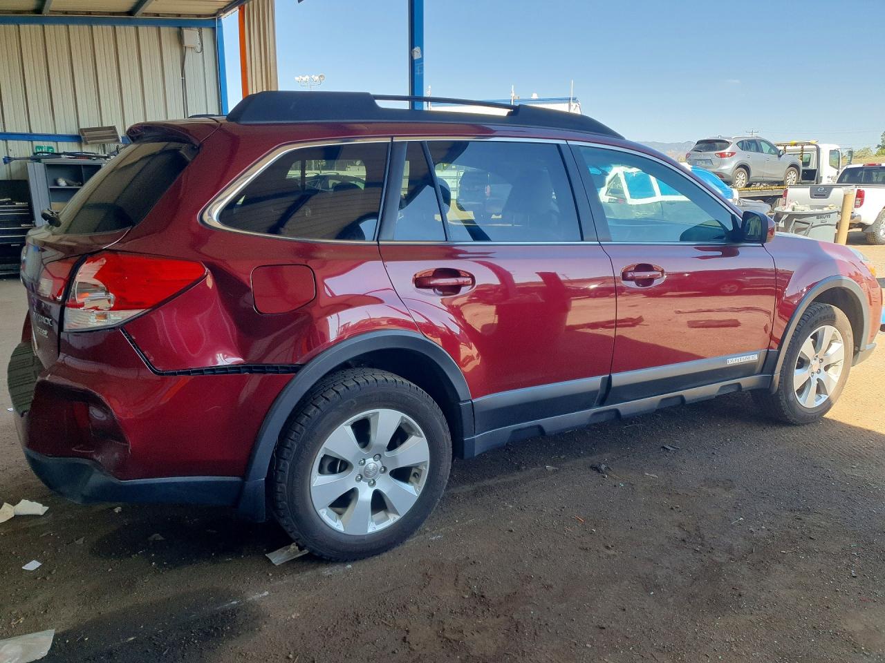 2011 SUBARU OUTBACK