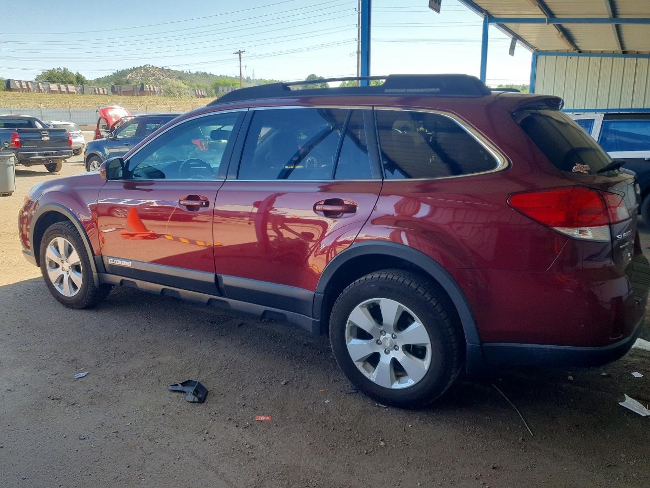 2011 SUBARU OUTBACK