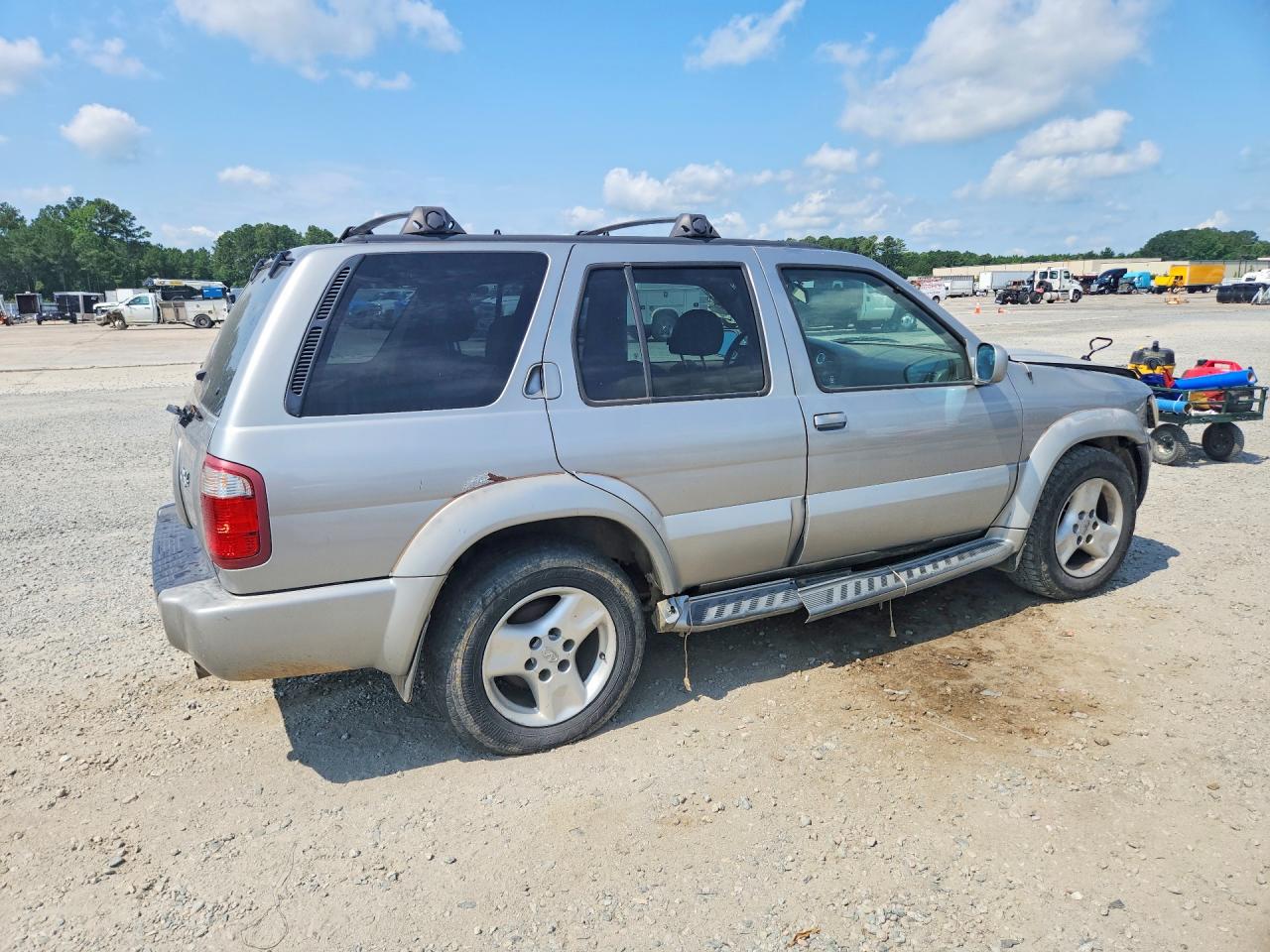 2001 INFINITI QX4