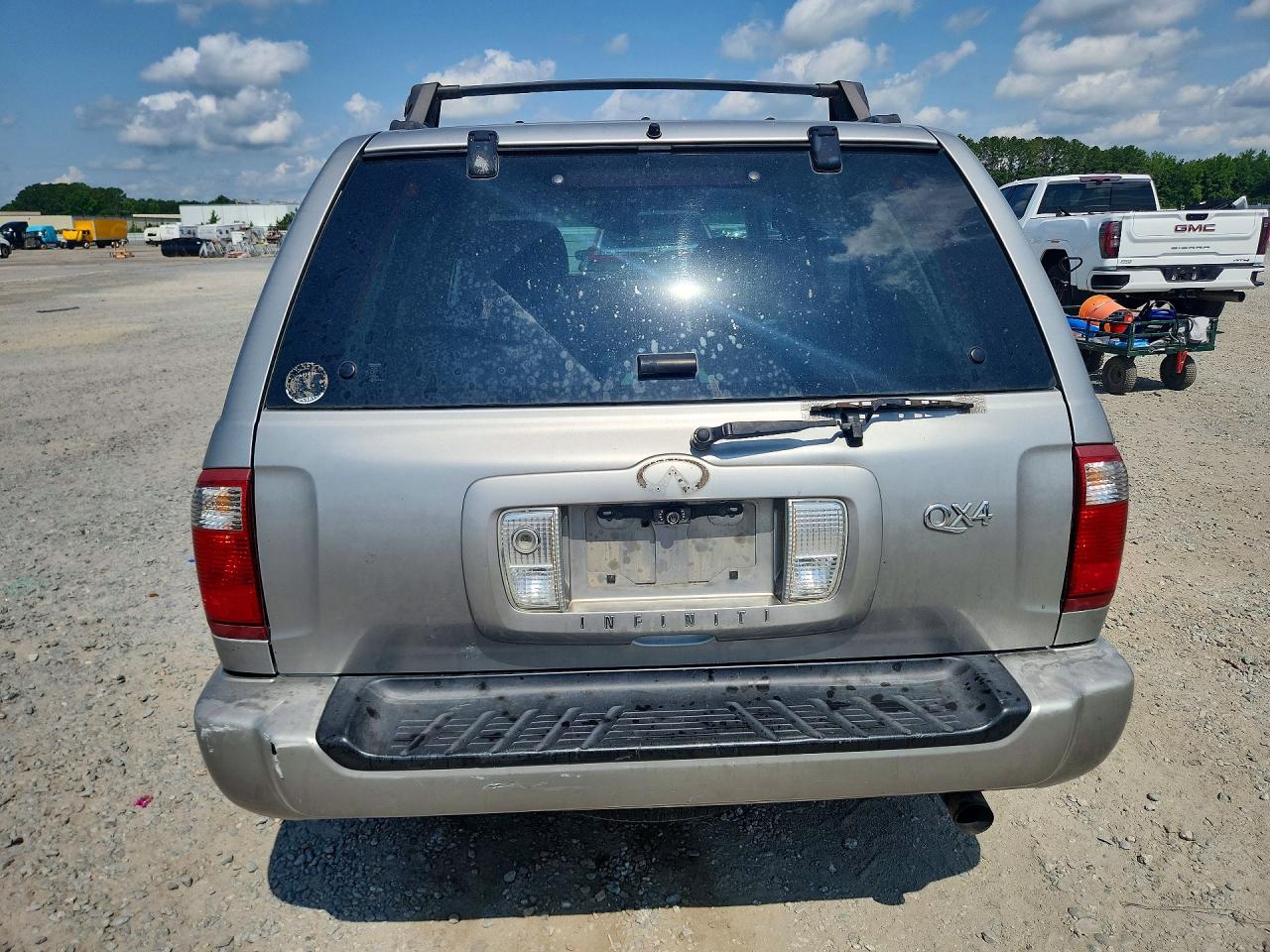 2001 INFINITI QX4
