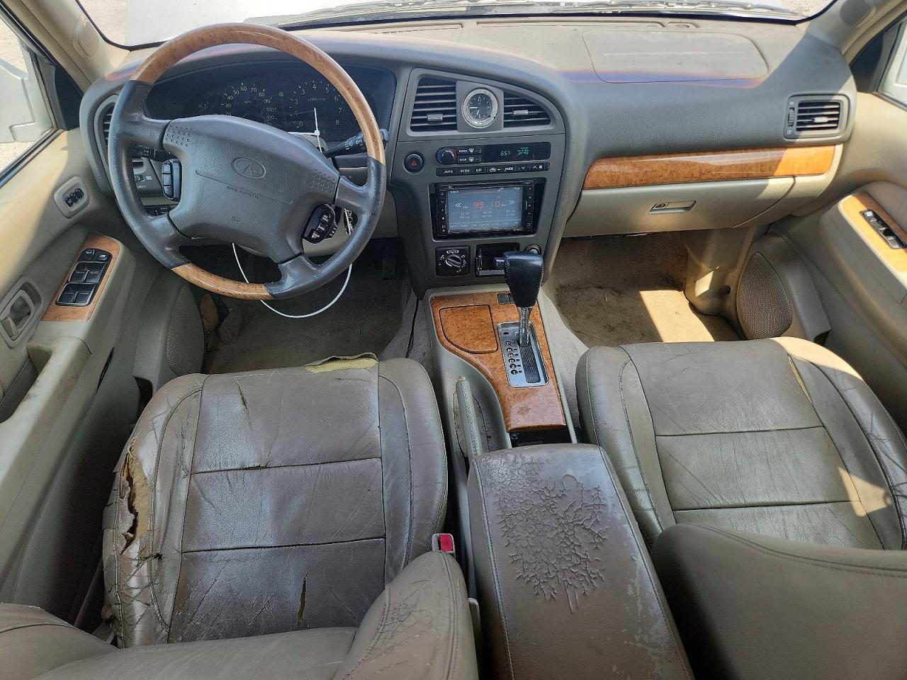 2001 INFINITI QX4