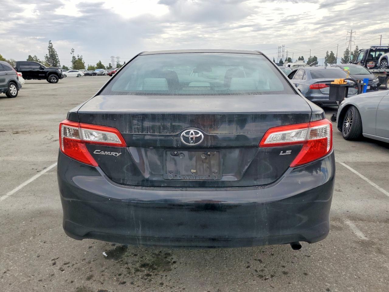 2014 TOYOTA CAMRY