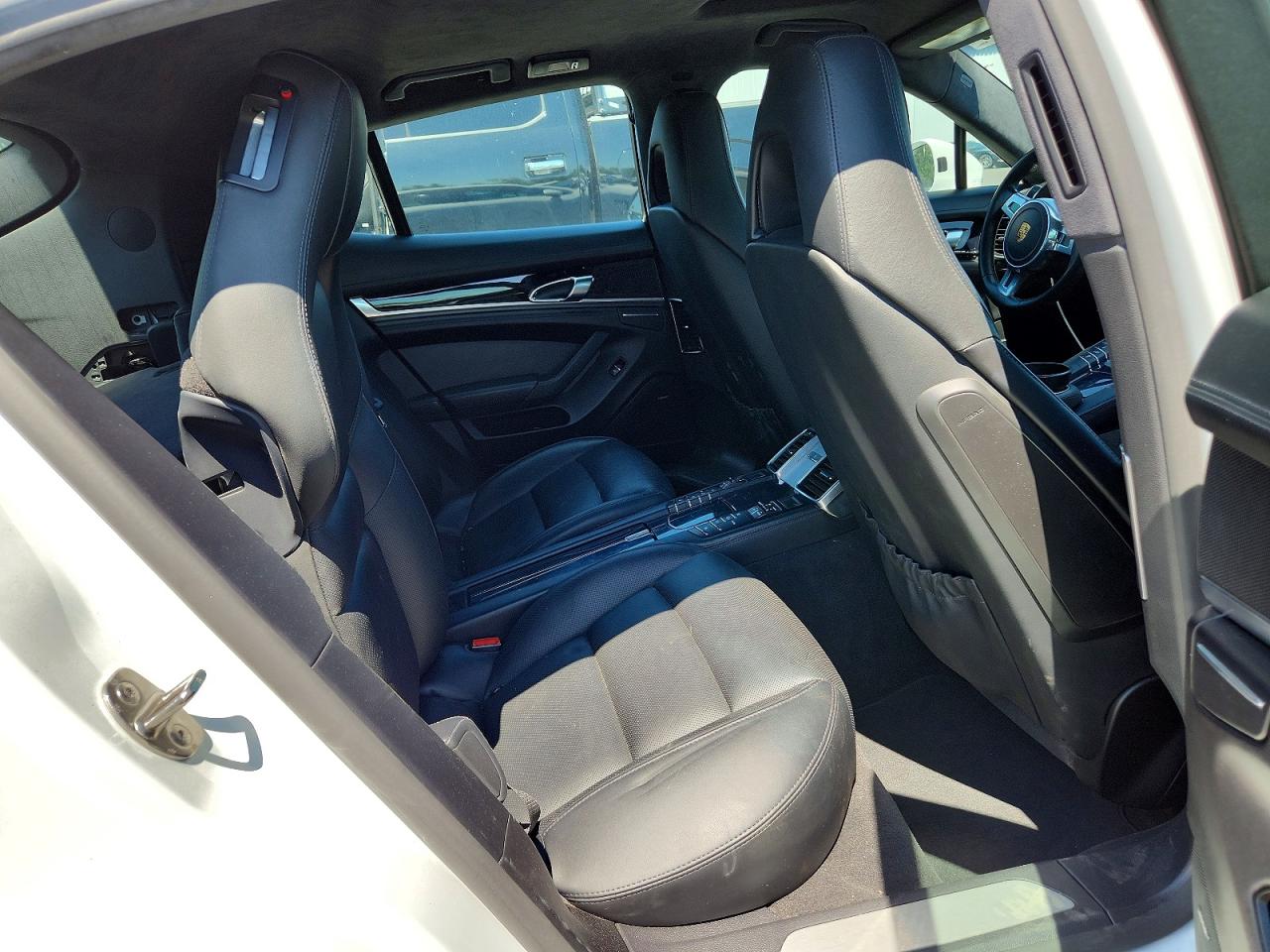2016 PORSCHE PANAMERA
