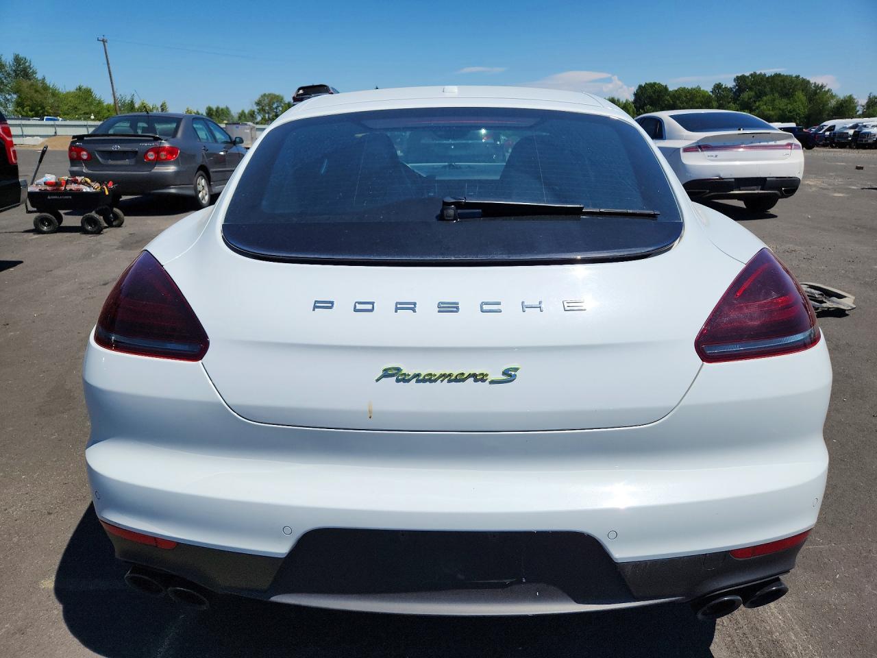 2016 PORSCHE PANAMERA