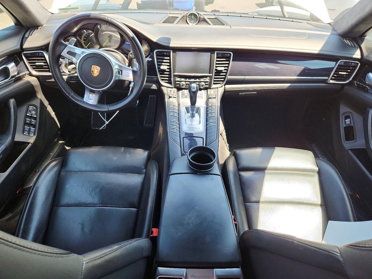 2016 PORSCHE PANAMERA