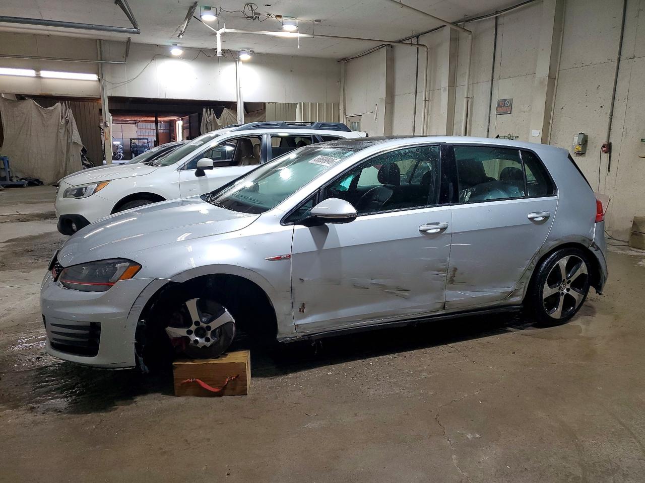 2017 VOLKSWAGEN GTI