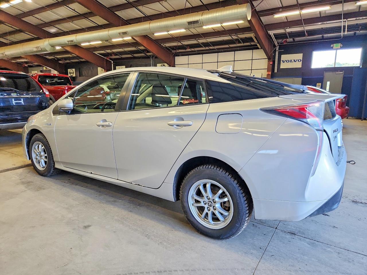 2017 TOYOTA PRIUS